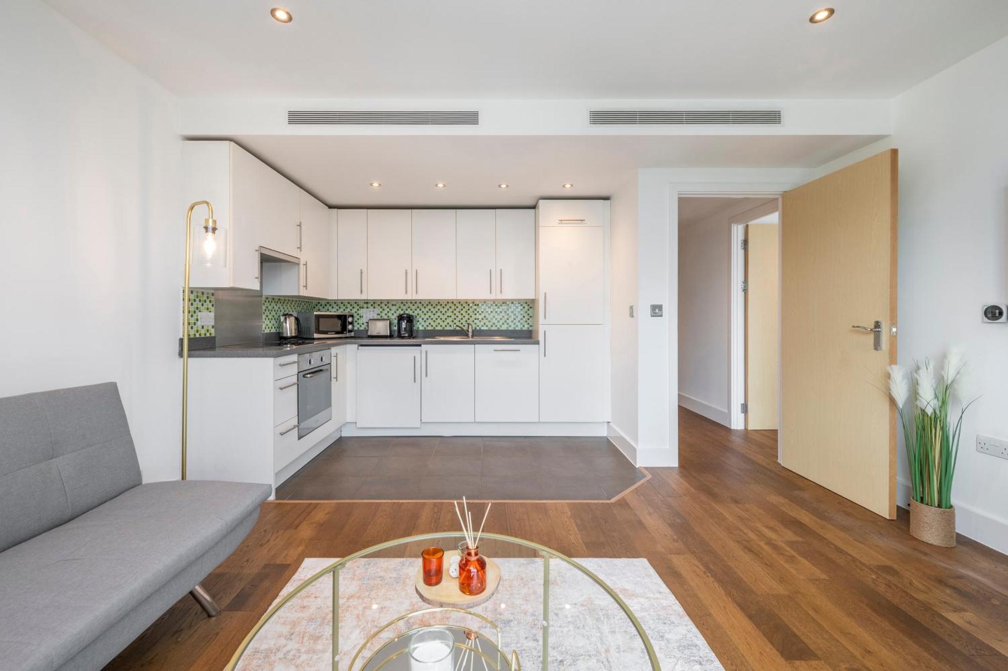 Stylish 2 Bedroom In Chelsea By Battersea Park With Ac Apartament